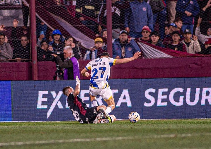 Losada en la jugada que le cobraron falta a Duarte (Instagram Losada).