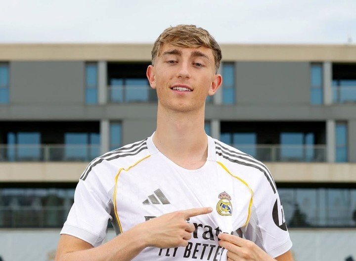 Dean Huijsen, la compra millonaria del Real Madrid. (Foto: Instagram @realmadrid)