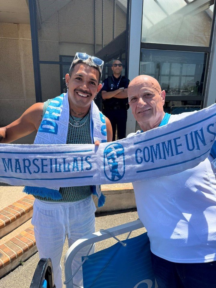 Facundo Medina en Marsella (Twitter).