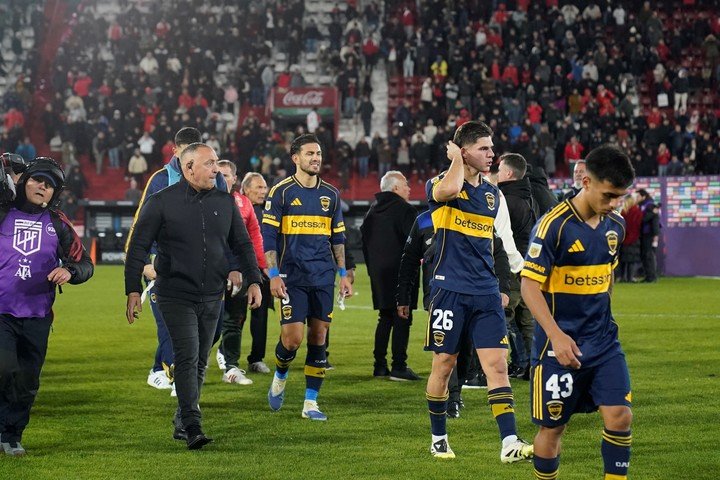 Boca perdió ante Huracán y llegó a 11 partidos sin victorias, sumando todas las competencias. (Foto: Fernando de la Orden)