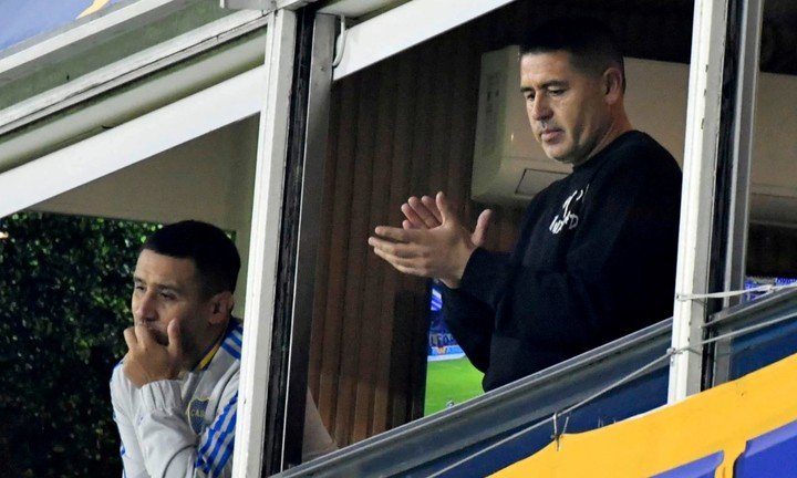 Riquelme en el palco de la Bombonera. Fotobaires