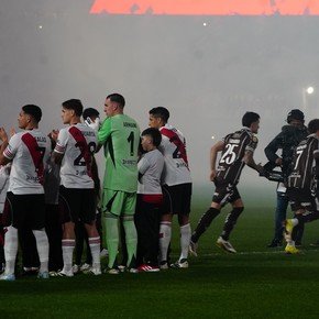 Lindo gesto: River le hizo el pasillo a Platense antes del debut en el Torneo Clausura