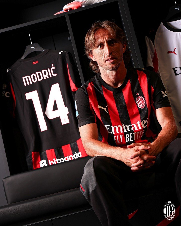 Modric, en su presentación con Milan (Prensa Milan).