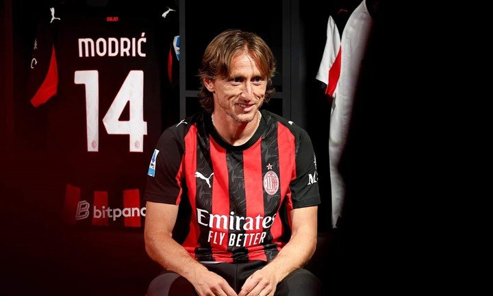 Modric fue presentado en un club especial para él (Prensa Milan).