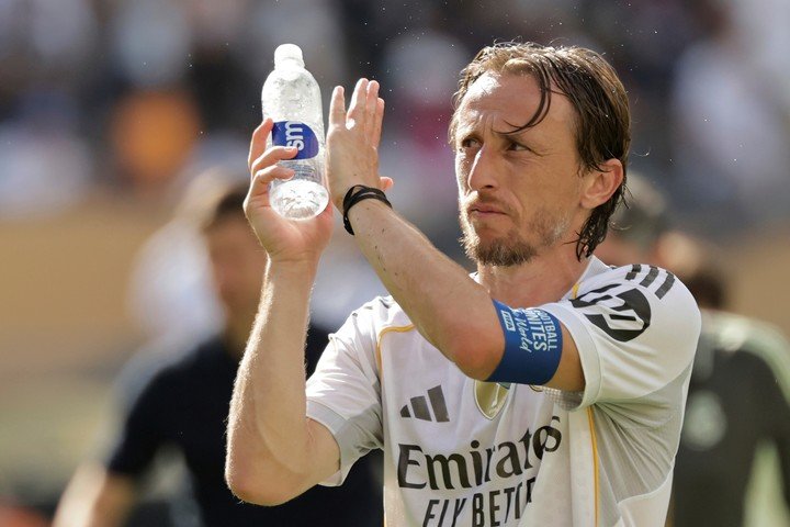 Modric, tras el encuentro frente al PSG por las semifinales del Mundial de Clubes, que marcó su despedida del Real (AP).
