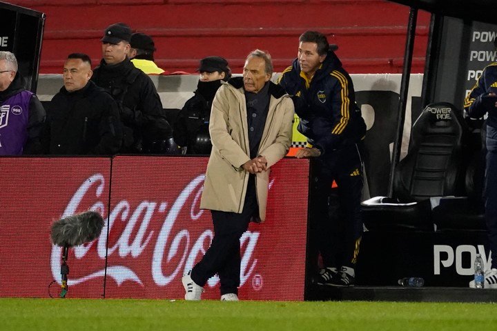Russo, DT de Boca (De la Orden). 