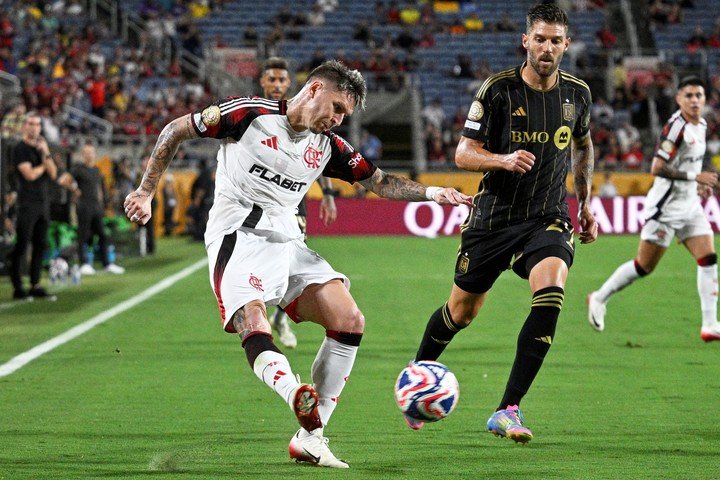Varela contra Los Ángeles Galaxy. (AP)