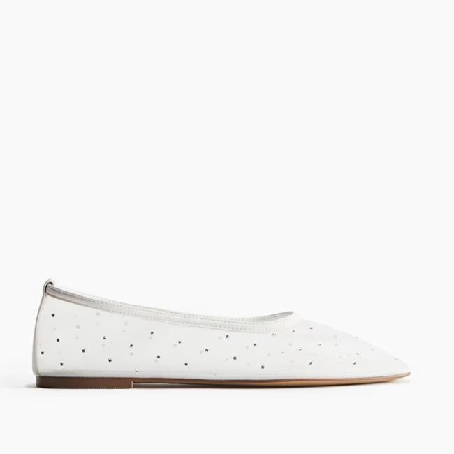 Bailarinas blancas transparentes de H&M, 29,99 euros.