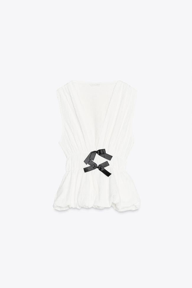 Top globo con detalle de lazos de Zara