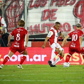 Instituto y Huracán empatan en un atractivo partido