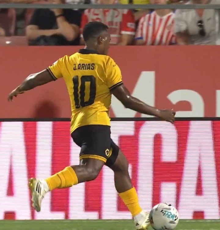 Jhon Arias, en su debut con el Wolves. 
