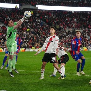 Video: las atajadas de Armani que sostuvieron el empate de River ante Independiente
