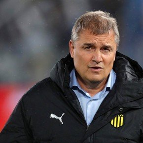 El penal polémico y la pregunta de Diego Aguirre a los periodistas tras quedar eliminado ante Racing 