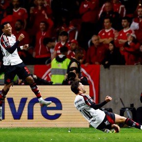 Con asistencia de Gonzalo Plata, Flamengo venció al Inter de Porto Alegre y avanzó a cuartos de la Copa Libertadores 