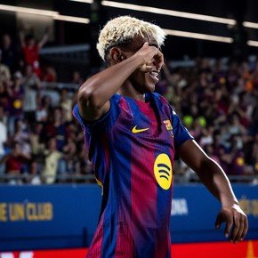 Doblete de Lamine Yamal en la goleada del Barcelona ante el Como