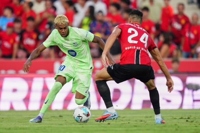 El show de Lamine Yamal en el debut de Barcelona