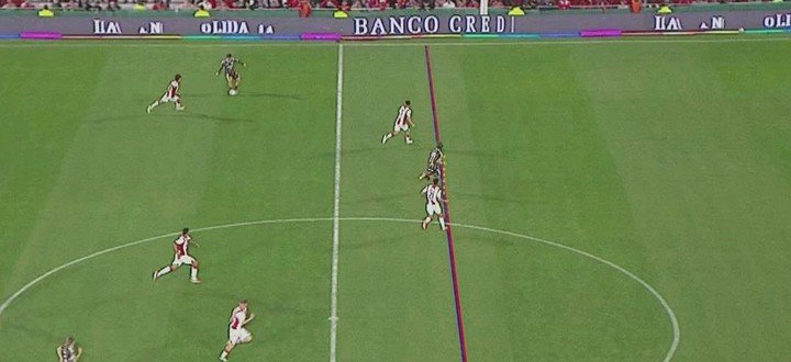 Gol anulado de Platense a Instituto. ¿Qué evidencia es esa imagen?