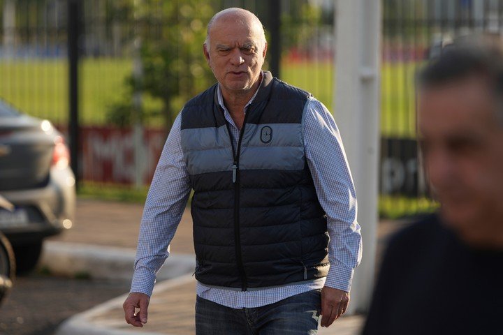 Nestor Grindetti, presidente de Independiente. (AP Photo/Jorge Saenz)