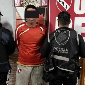 Por robo, detuvieron al jefe de una facción de la barra de Independiente