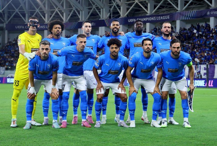 Los titulares en la histórica clasificación de Pafos. (EFE)