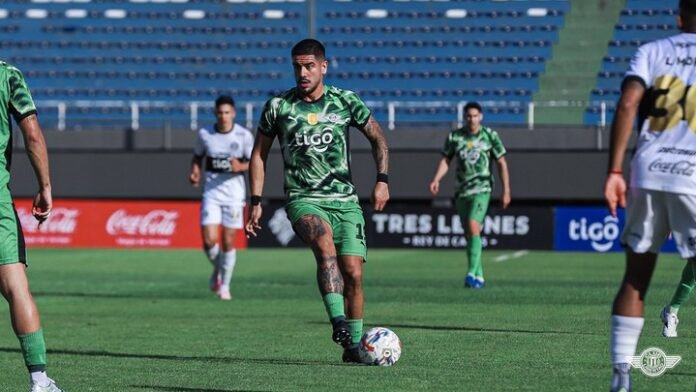 Libertad en modo River: rotó siete jugadores