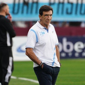Racing visita a Peñarol por la Copa con la vuelta Arias, su capitán, y la presencia de Rojo: la posible formación