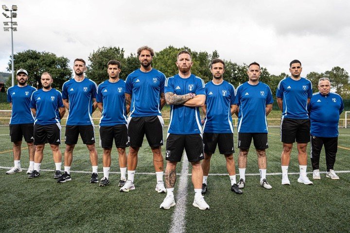 Muniain tuvo su primera práctica como técnico del CD Derio (Prensa Derio).