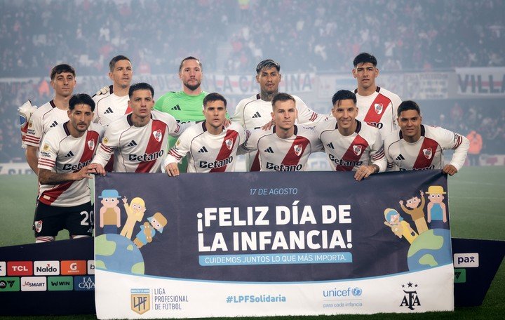 La formación de River ante Godoy Cruz (Fotobaires).