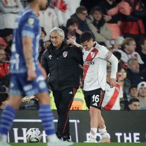 Sigue la mala racha de lesiones en River: Bustos y Quintero salieron vs. Godoy Cruz con molestias
