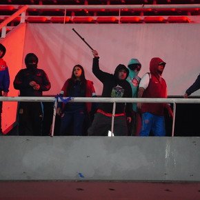 Se canceló Independiente - U. de Chile: el minuto a minuto de la barbarie