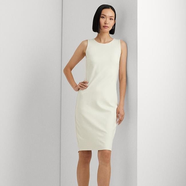 Vestido blanco sin mangas de Ralph Lauren, 71,60 euros.