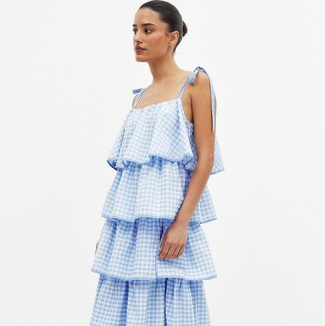 Vestido de vichy azul de volantes