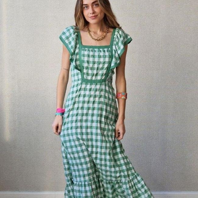 Vestido de vichy fluido con ribetes