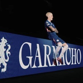 Garnacho fue presentado en el Chelsea con un video festejando a lo Cristiano Ronaldo