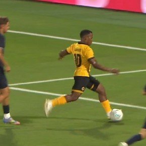 A pura potencia: John Arias debutó con gol en Wolverhampton