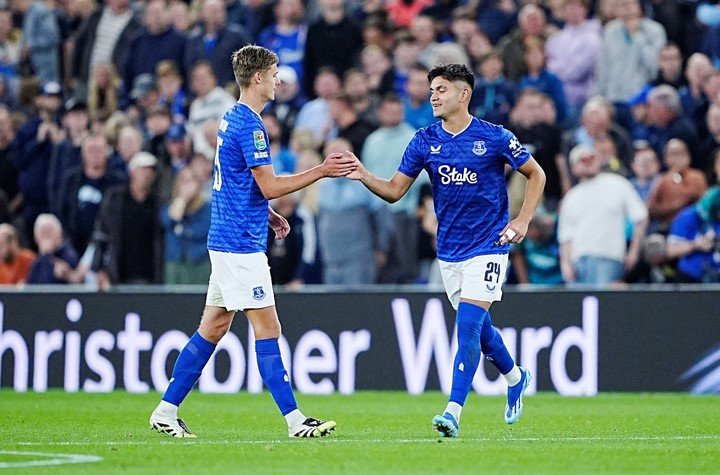 Carlos Alcaraz ante el Mansfield Town. (Foto: Prensa Everton)