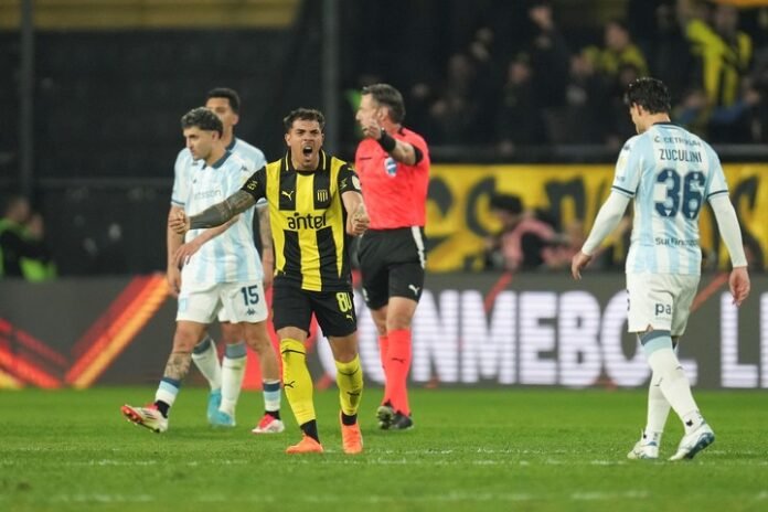 Video: la mala salida de Arias en el gol de Peñarol