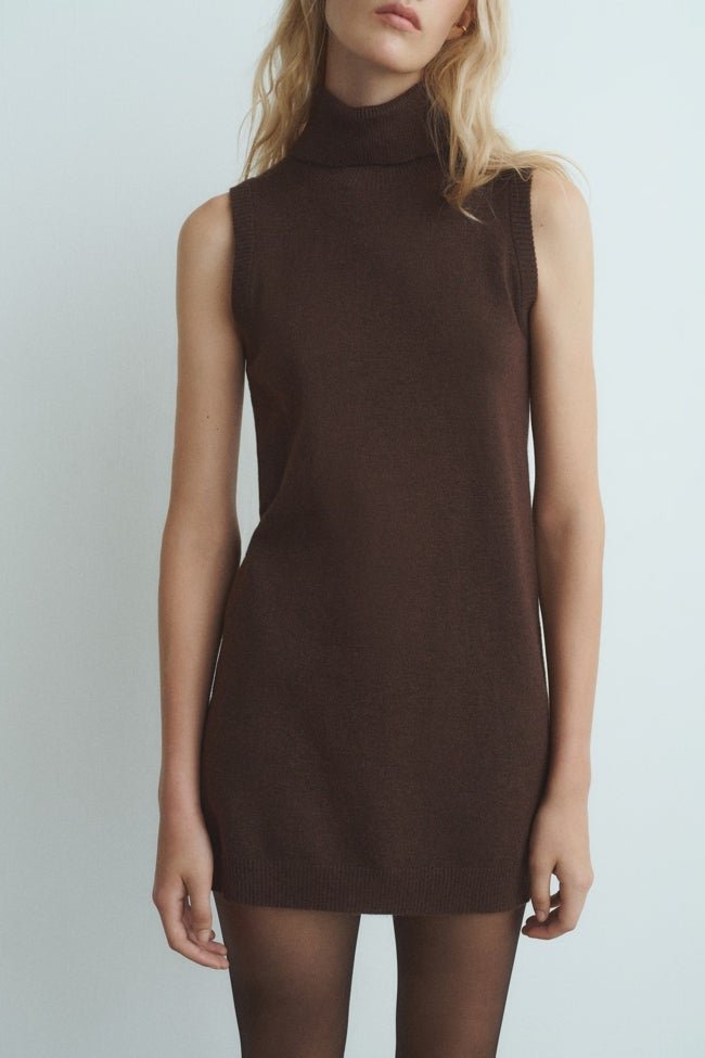 Vestido marrón de Mango (29,99 euros)