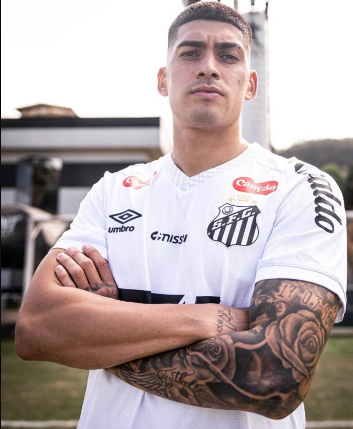 Adonis Frías, nuevo jugador de Santos.