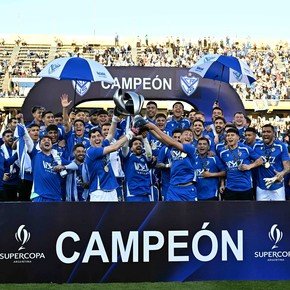Video: los festejos de Vélez tras salir campeón de la Supercopa Argentina