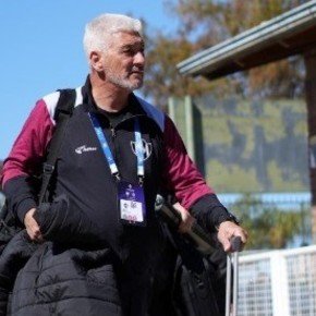 De Felippe: de las "15 horas al pedo" de los jugadores al enojo por su expulsión en la Supercopa y su pedido a la dirigencia