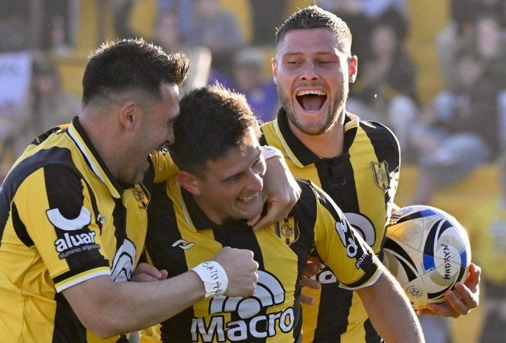 Deportivo Madryn se ilusiona con el ascenso.