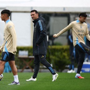 Scaloni no le escapa a la renovación de la Selección