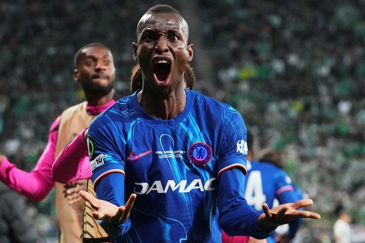 Nicolas Jackson finalmente no jugará en el Bayern. (AP Photo/Petr David Josek)