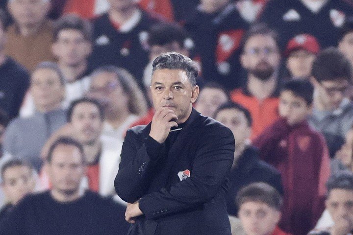 Gallardo observa el partido (EFE). 