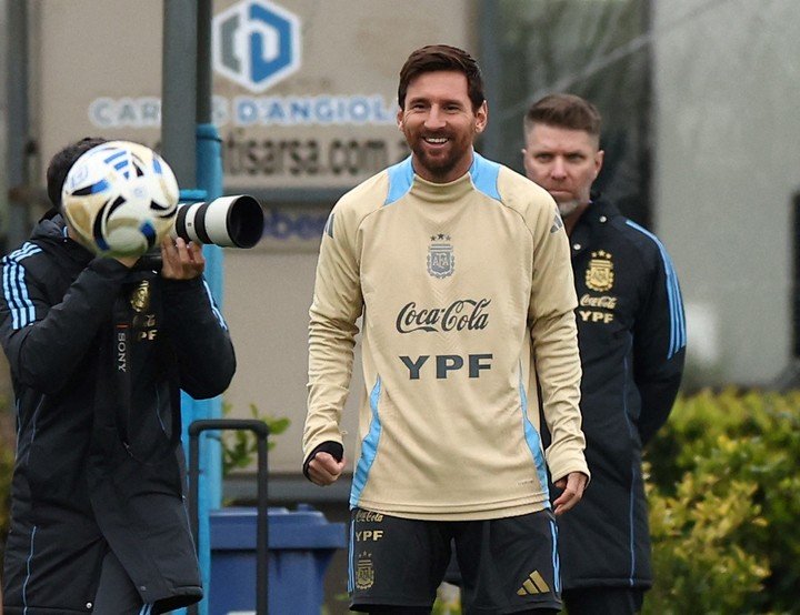 La sonrisa de Messi en la práctica.
REUTERS/Agustin Marcarian