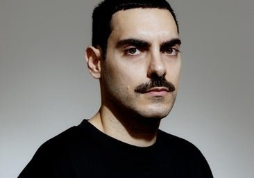 Dominnico, el diseñador español de las grandes divas de la música que sueña con vestir a Rihanna: «Debemos estar orgullosos de lo nuestro»