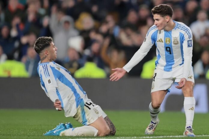 Julián Álvarez: de la paternidad y la amistad con Enzo a la evasiva respuesta sobre su entrenador favorito