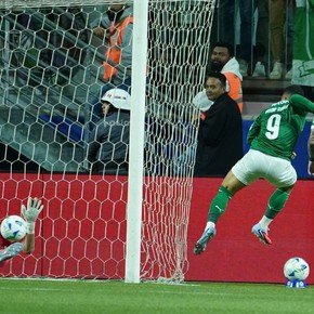 Video: el error en la marca y el rebote de Armani en el 1-1 de Palmeiras