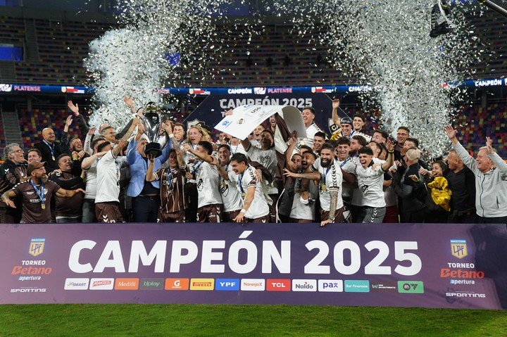 Platense, campeón del Apertura 2025 en la Argentina.
(Foto: Marcelo Carroll)